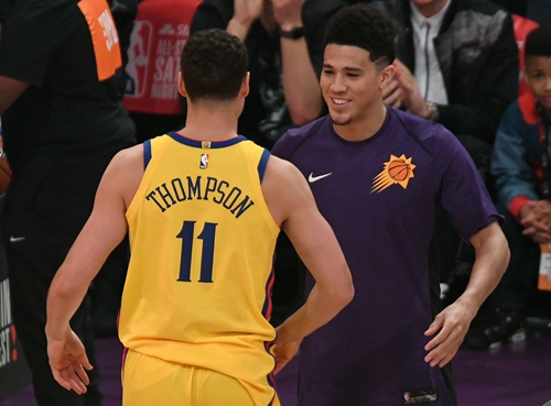 沿钟楼外梁 沿钟楼外梁